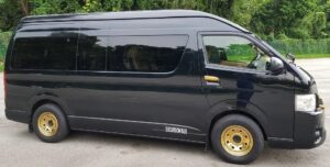 Limo Maxi 1 300x152 Top 3 Minibus Services in Singapore